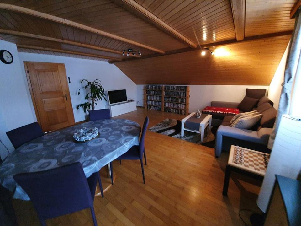 Schoene 3 1/2 Zimmer Wohnung In Der Zentralschweiz Menznau Luaran gambar