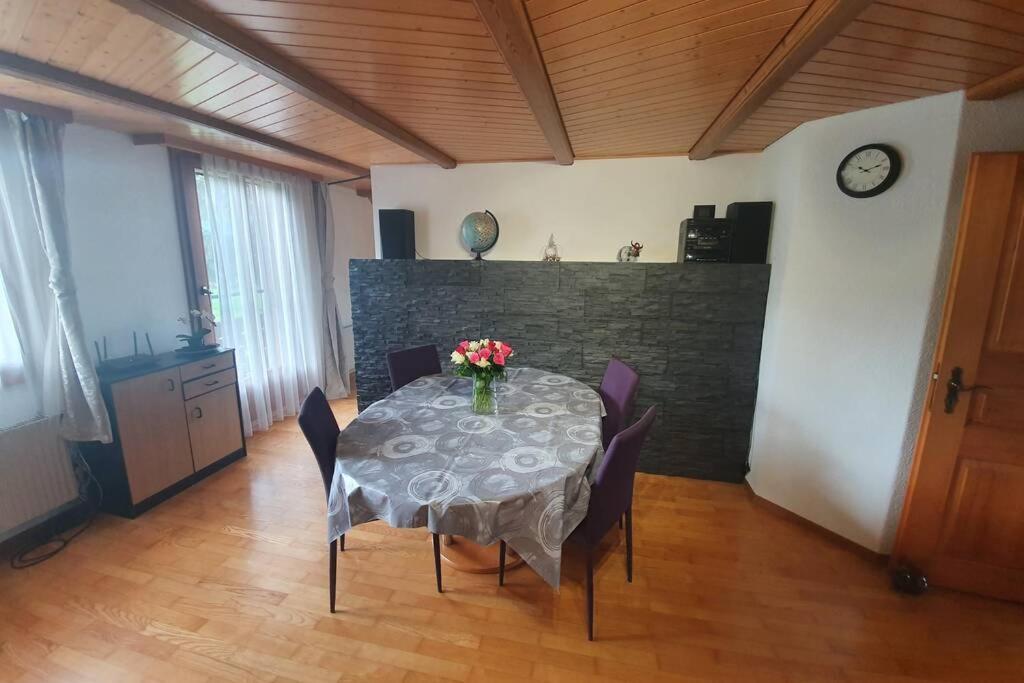 Schoene 3 1/2 Zimmer Wohnung In Der Zentralschweiz Menznau Luaran gambar